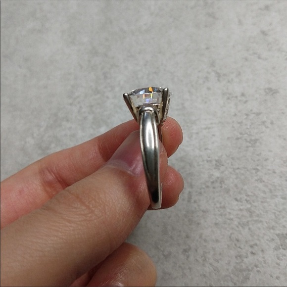 925 Large Silver Faux Diamond Engagement Ring Sz 8 - Picture 4 of 8